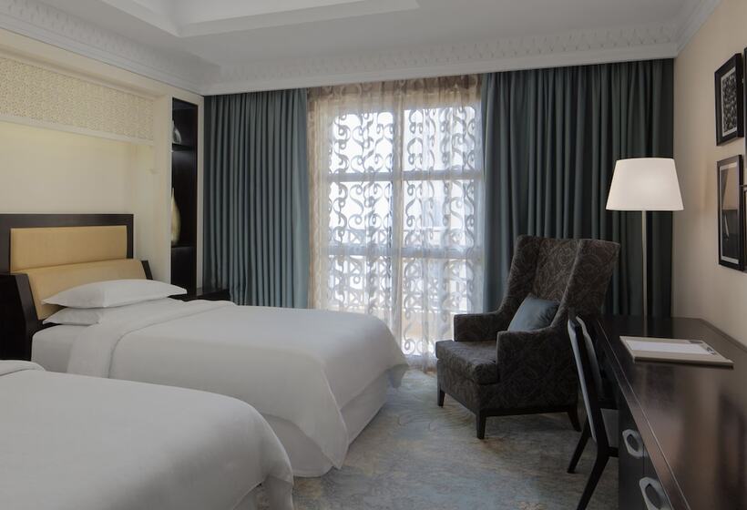Номер Superior Вид на Море, Sheraton Sharjah Beach Resort And Spa