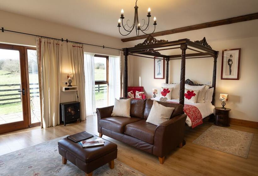 اتاق استاندارد, Brickfields Farm