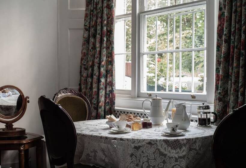 Семейный Номер, Dawson Place, Juliette's Bed And Breakfast