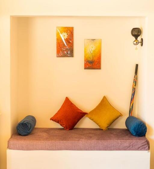 اتاق لوکس, Blue Waves Kite Surfing Beach Resort