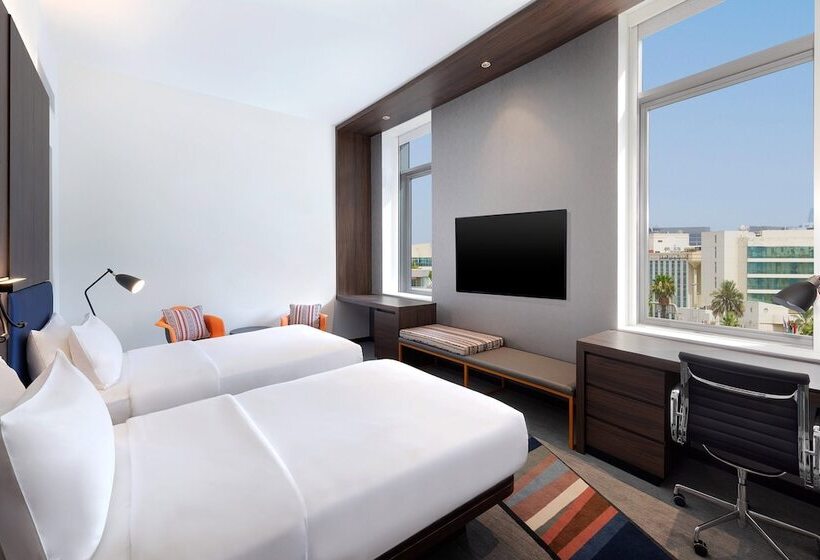 家庭间, Aloft Dubai Airport