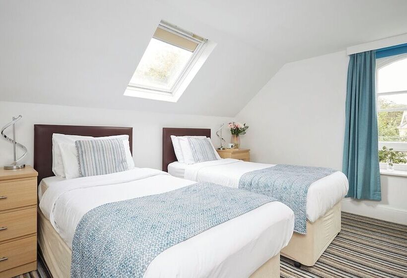 Номер Стандарт, Luccombe Manor Country House