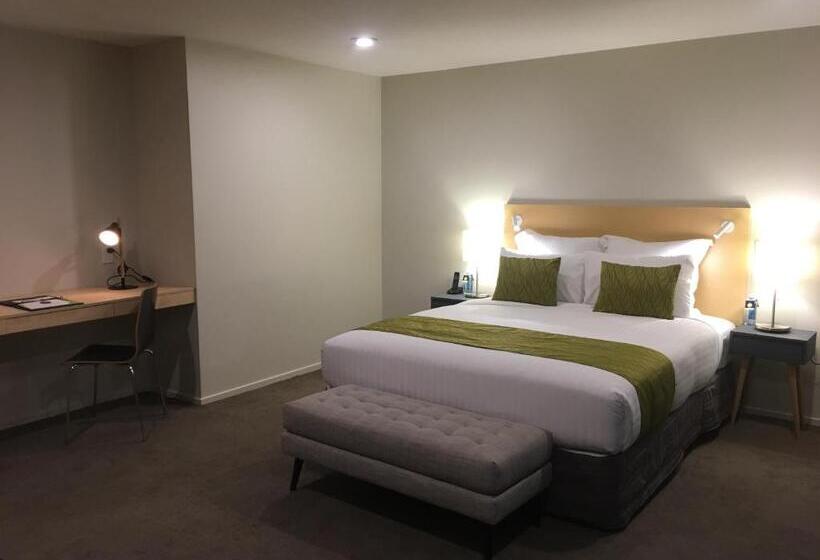 سوییت اجرایی, Greenlane Suites