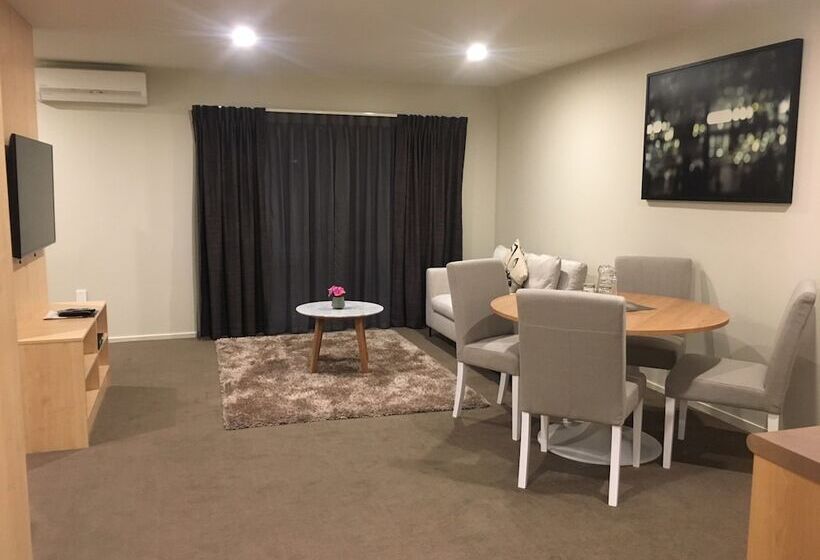سوییت اجرایی, Greenlane Suites