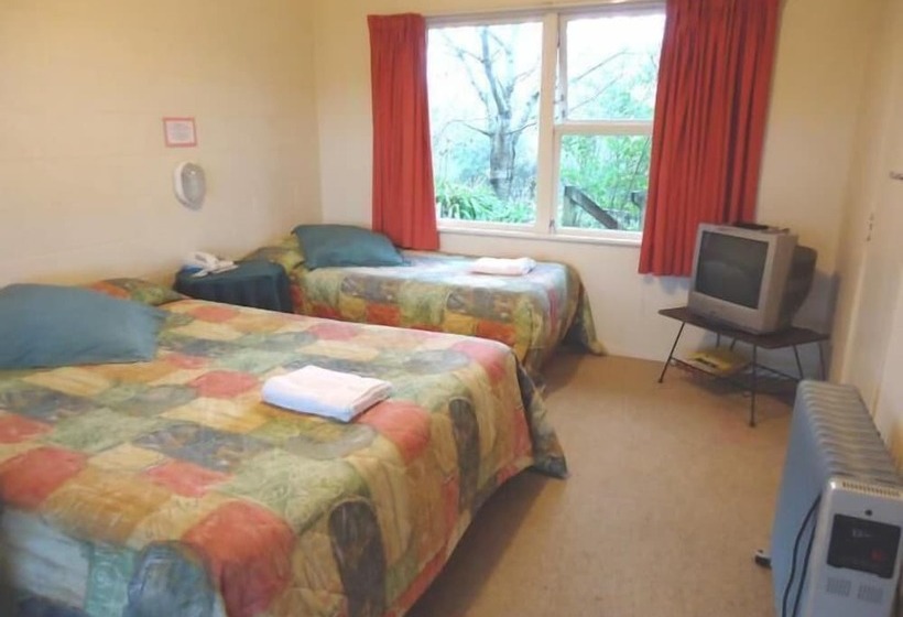 스탠다드 스튜디오, Park Lodge Motel
