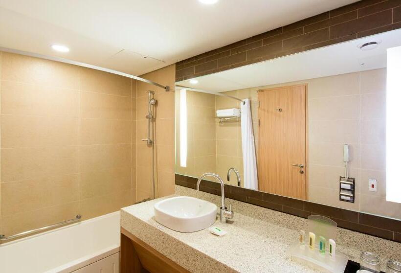 Номер Стандарт Вид на Горы, Holiday Inn Resort Alpensia Pyeongchang, An Ihg