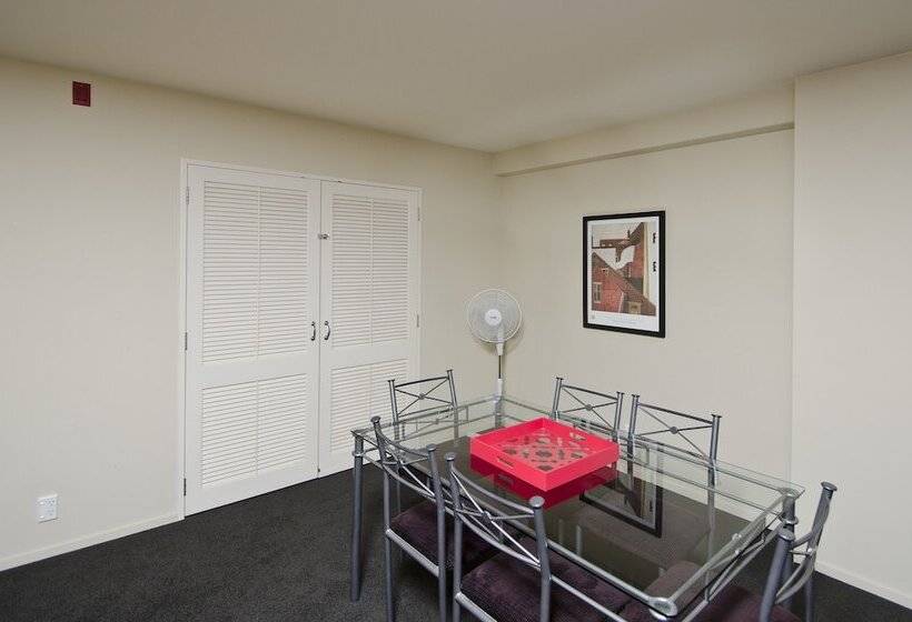 Апартаменты 2 Спальни Вид на Море, Pavilion Beachfront Apartments