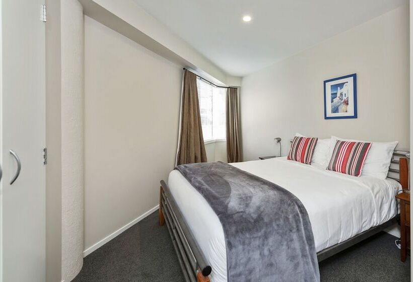 Апартаменты 2 Спальни Вид на Море, Pavilion Beachfront Apartments