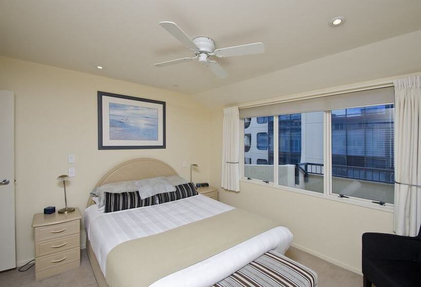 Апартаменты 2 Спальни Вид на Море, Pavilion Beachfront Apartments