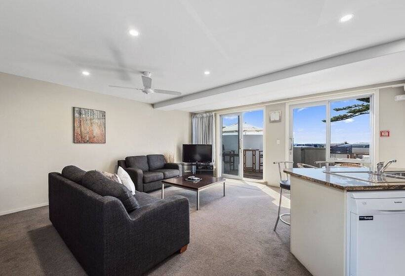 侧面带海景及2个卧室的公寓, Pavilion Beachfront Apartments