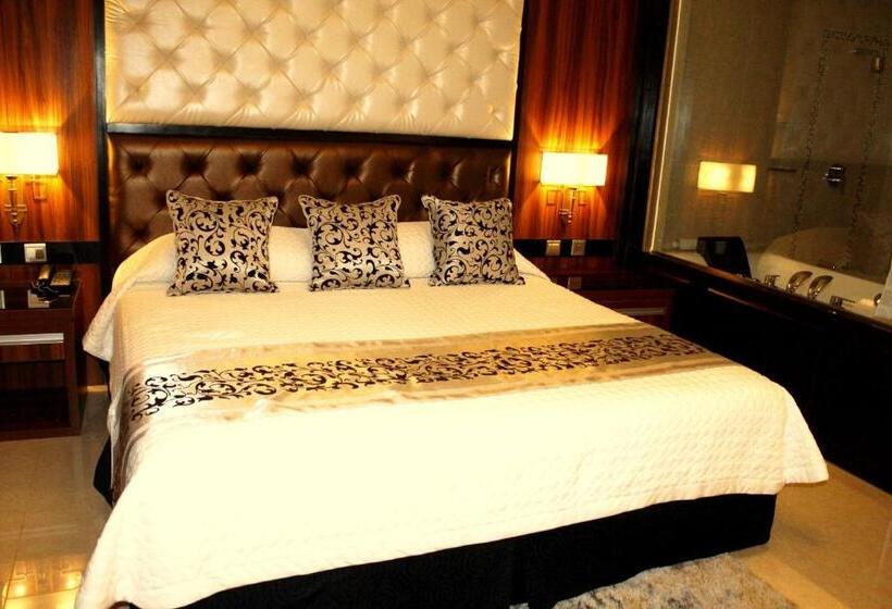 자쿠지 스위트, Central Park Tower Resort