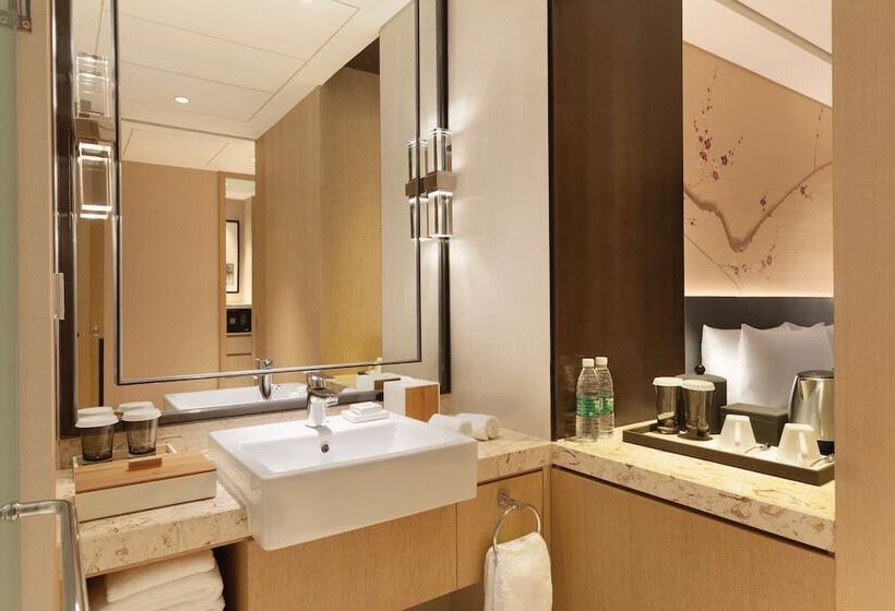 Номер Стандарт Вид на Реку, Hilton Garden Inn Dandong