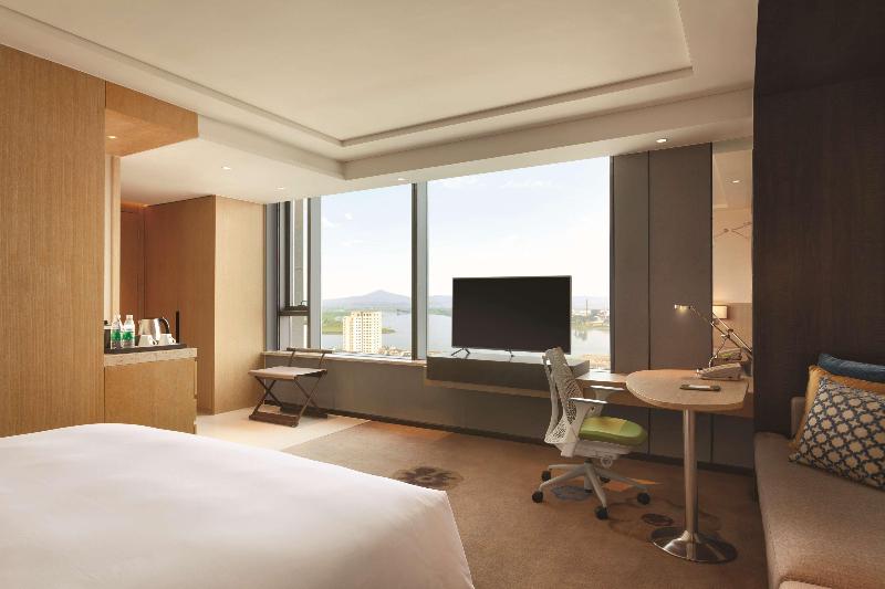 Стандартный Номер Кровать Кинг, Hilton Garden Inn Dandong