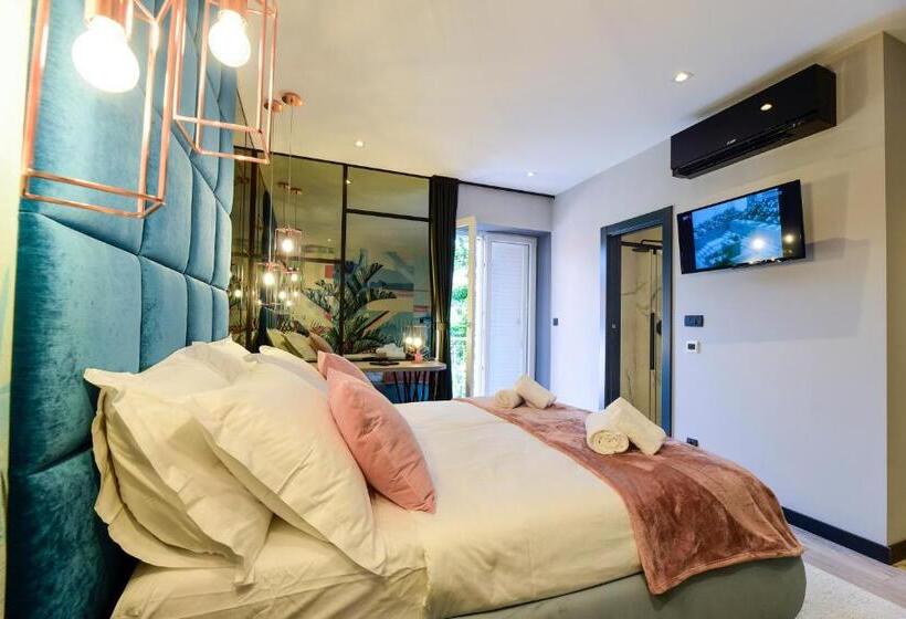 Номер Стандарт с Балконом, The Lion Rooms