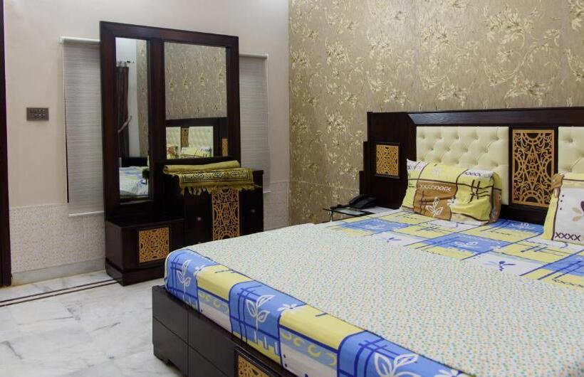 اتاق لوکس, Patel Residency Guest House 2