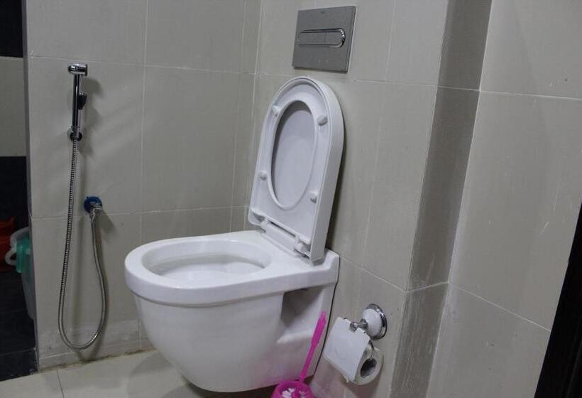 اتاق لوکس سه تخته, Patel Residency Guest House 2