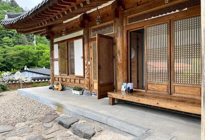 Семейный Номер, Wanju Hanok Pension Hyurim