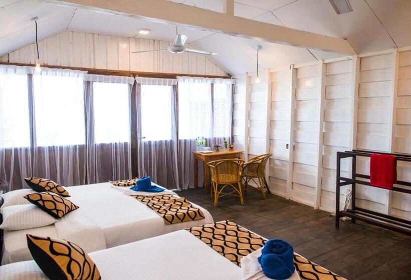 Семейное Бунгало, Water Edge Resort