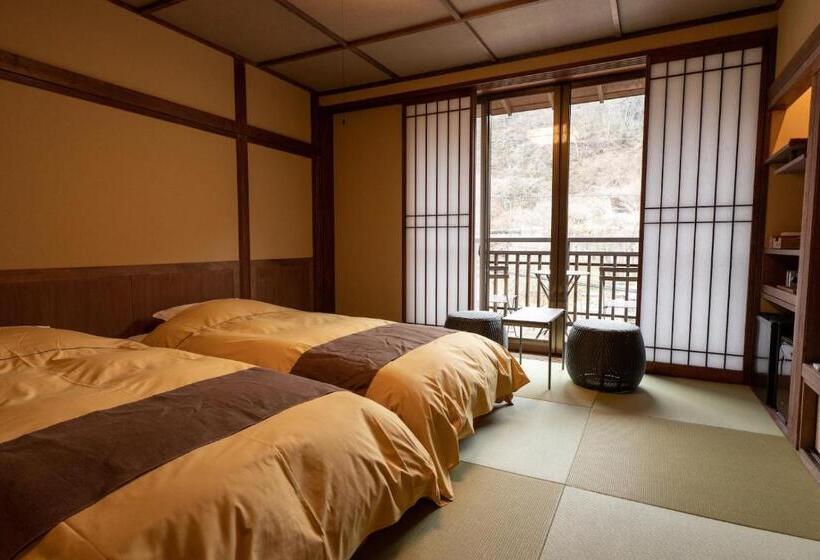 标准间带阳台, Shima Onsen Kashiwaya Ryokan
