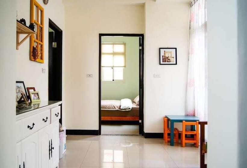 اتاق استاندارد, Happy Tree Hostel