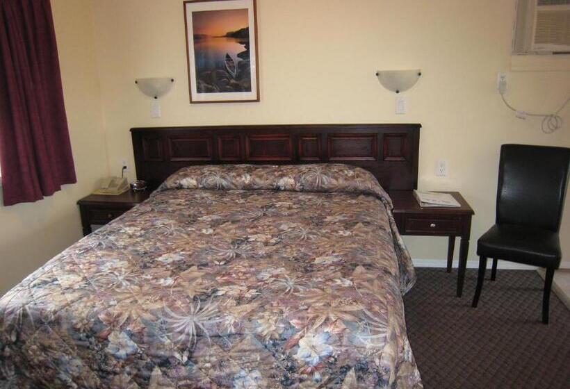 Номер Стандарт Вид на Реку, Johnny's Motel
