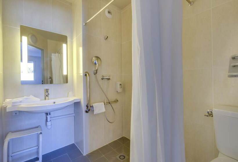 Номер Стандарт Адаптированный для Инвалидов, B&b Hotel Brignoles