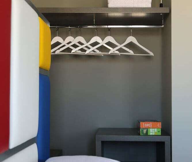 带海景的高档三人间, Design Architectonika
