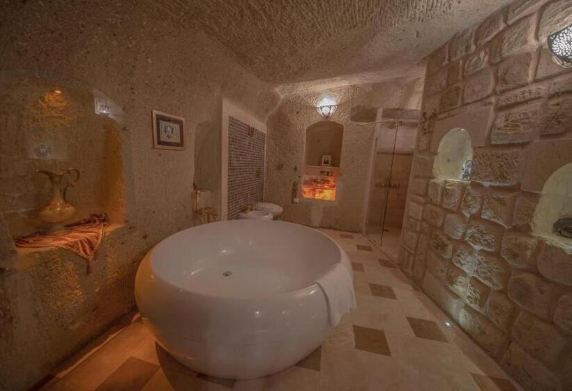 سوییت جونیور, Elika Cave Suites & Spa