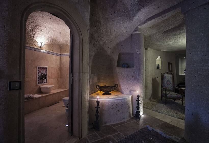 سوییت جونیور, Elika Cave Suites & Spa