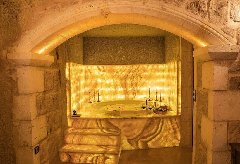 سوییت, Elika Cave Suites & Spa