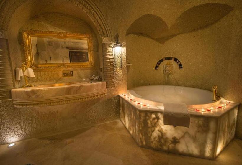 سوییت جونیور, Elika Cave Suites & Spa
