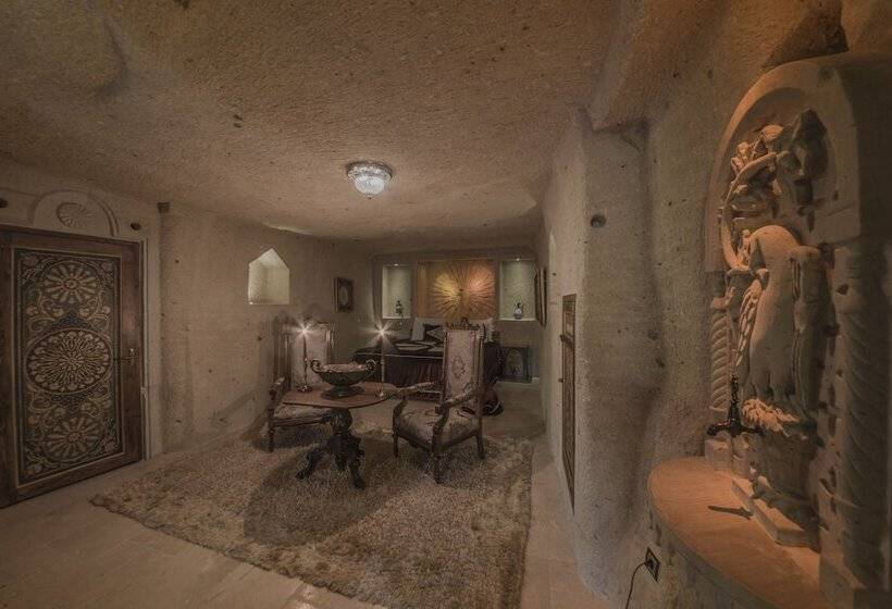 سوییت جونیور, Elika Cave Suites & Spa