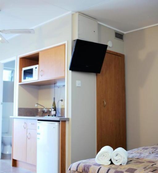 استودیوی استاندارد, Kiwi Studios Motel