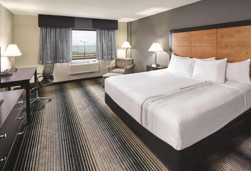 חדר סטנדרט עם מיטת קינג, Best Western Plus Hyde Park Chicago