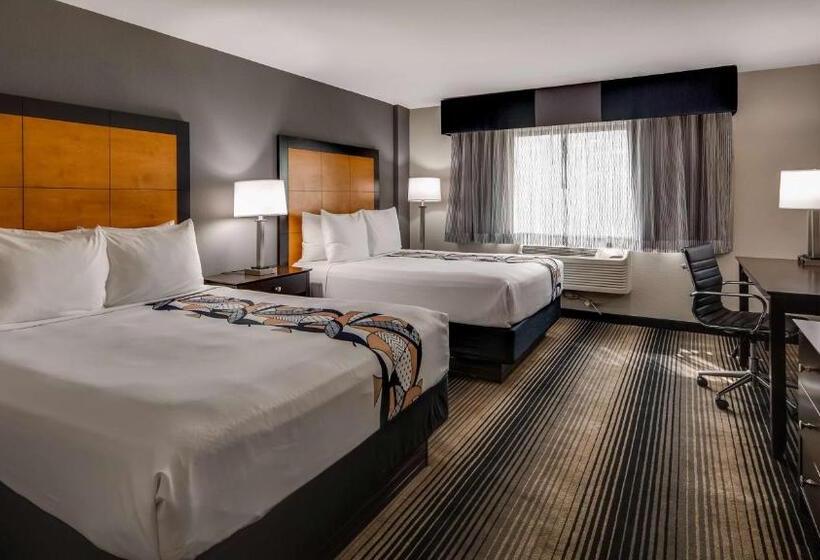 חדר סטנדרט נוף לאגם, Best Western Plus Hyde Park Chicago