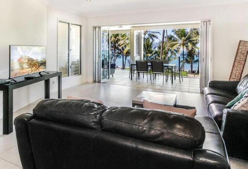 Апартаменты Deluxe 3 Спальни Вид на Море, Island Views Beachfront Apartments