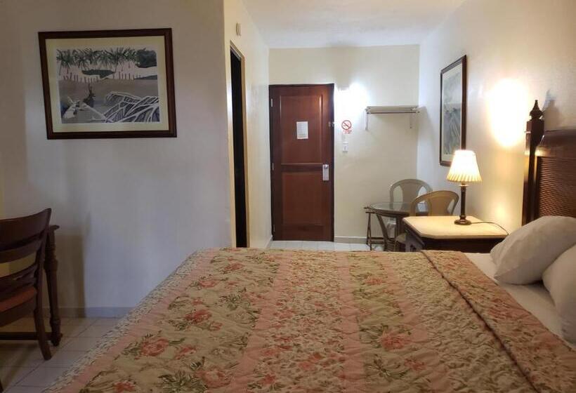 اتاق استاندارد با تخت بزرگ, Selva Boutique Hotel   Luquillo Oceanfront Retreat   Adults Only