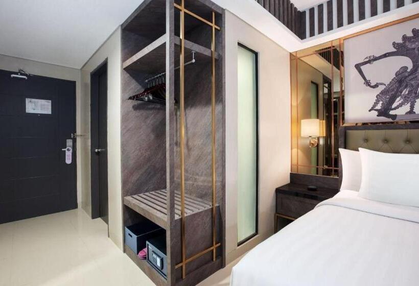 Номер Deluxe, The Alana Hotel & Conference Center Malioboro Yogyakarta By Aston