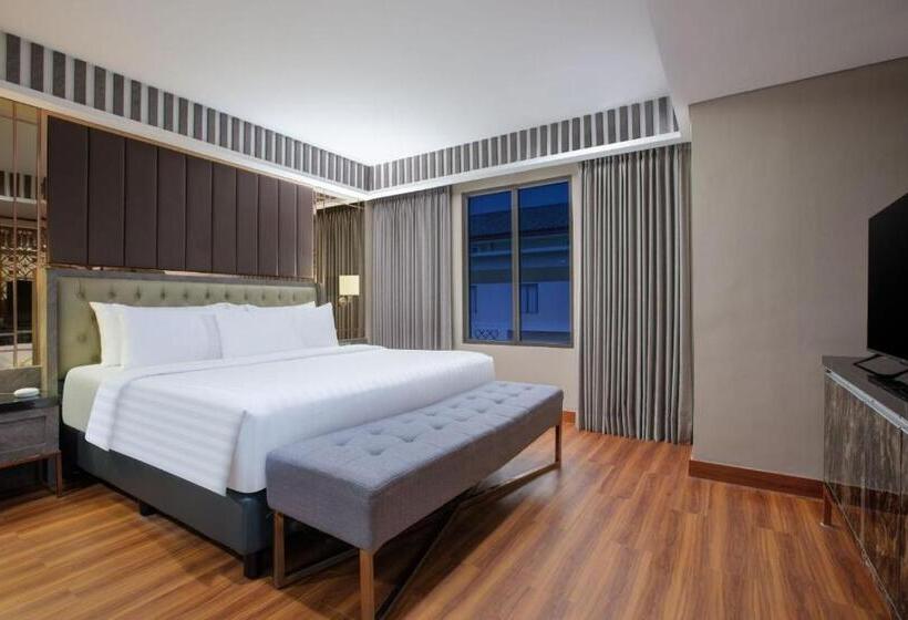 Люкс, The Alana Hotel & Conference Center Malioboro Yogyakarta By Aston