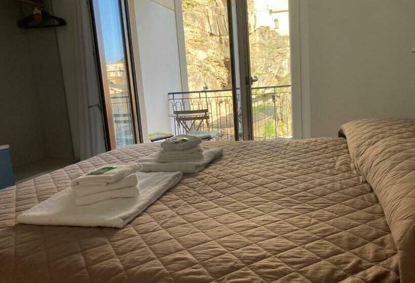 Номер Стандарт с Балконом, Divina Holiday   Rooms