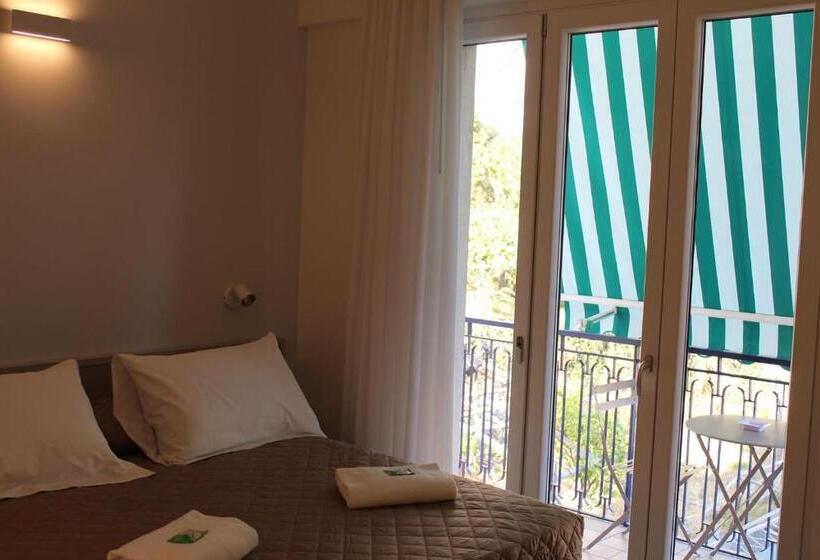 Номер Стандарт с Балконом, Divina Holiday   Rooms