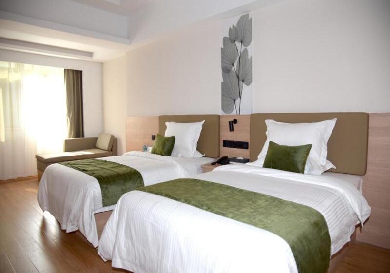 Семейный Номер, Greentree Inn Express Hotel Heyuan N1 High Fountain