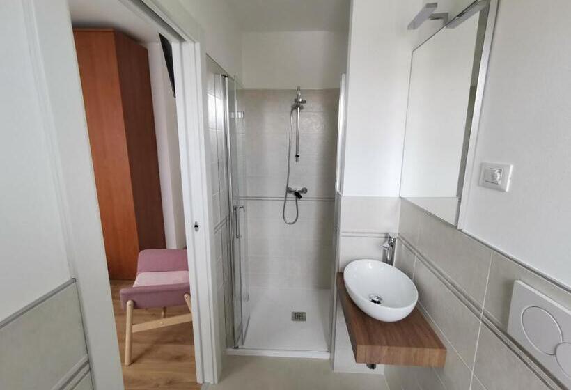 Номер Стандарт, B&b Desdema