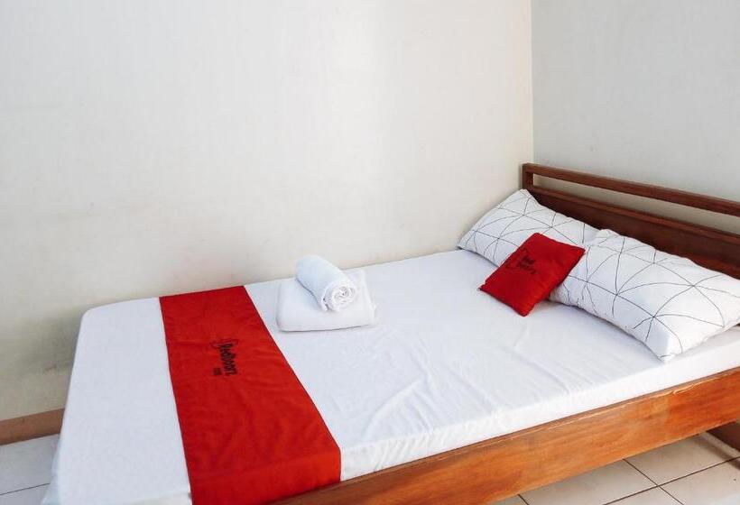 Номер Стандарт Трехместный, Reddoorz Near Davao Airport