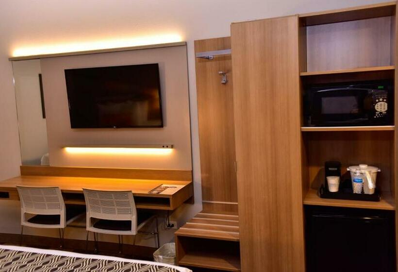 Номер Стандарт, Microtel Inn & Suites By Wyndham Cuauhtemoc Campos Menonitas