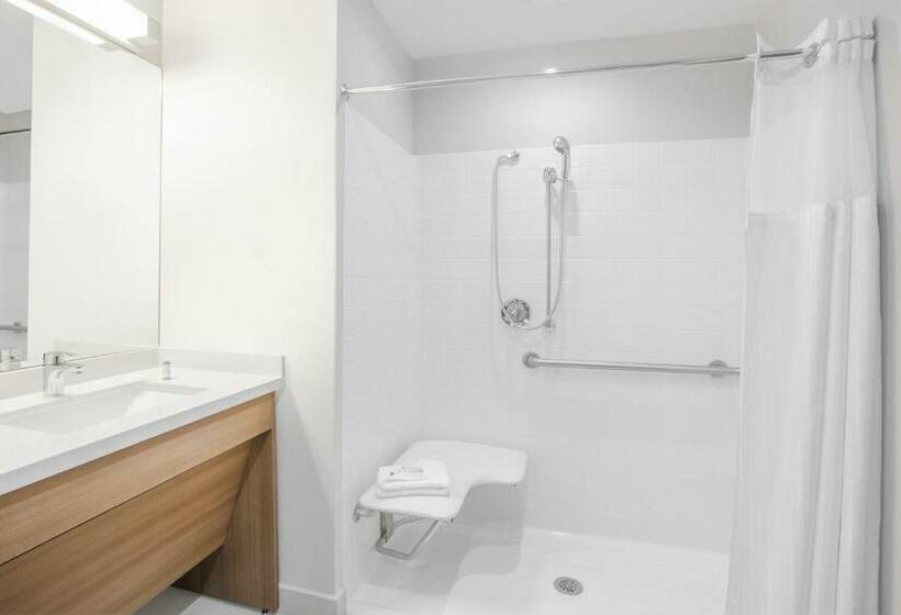 Номер Стандарт Адаптированный для Инвалидов, Microtel Inn & Suites By Wyndham Cuauhtemoc Campos Menonitas
