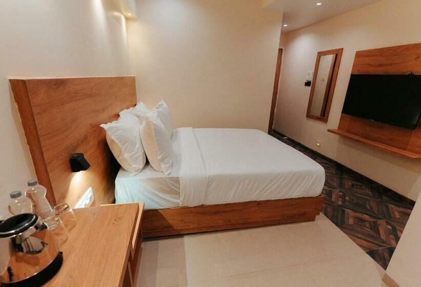Quarto Clássico, Arnna Hotel   Goregaon