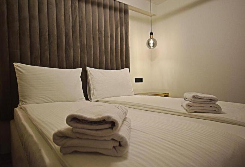 اتاق لوکس, Boutique Bristol