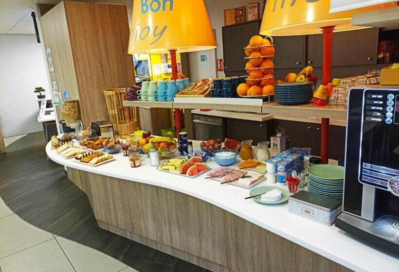 Номер Стандарт Трехместный, First Inn Hotel Paris Sud Les Ulis