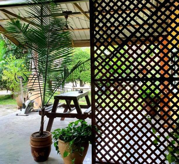 اتاق سوپریور سه تخته, The Cottage Langkawi